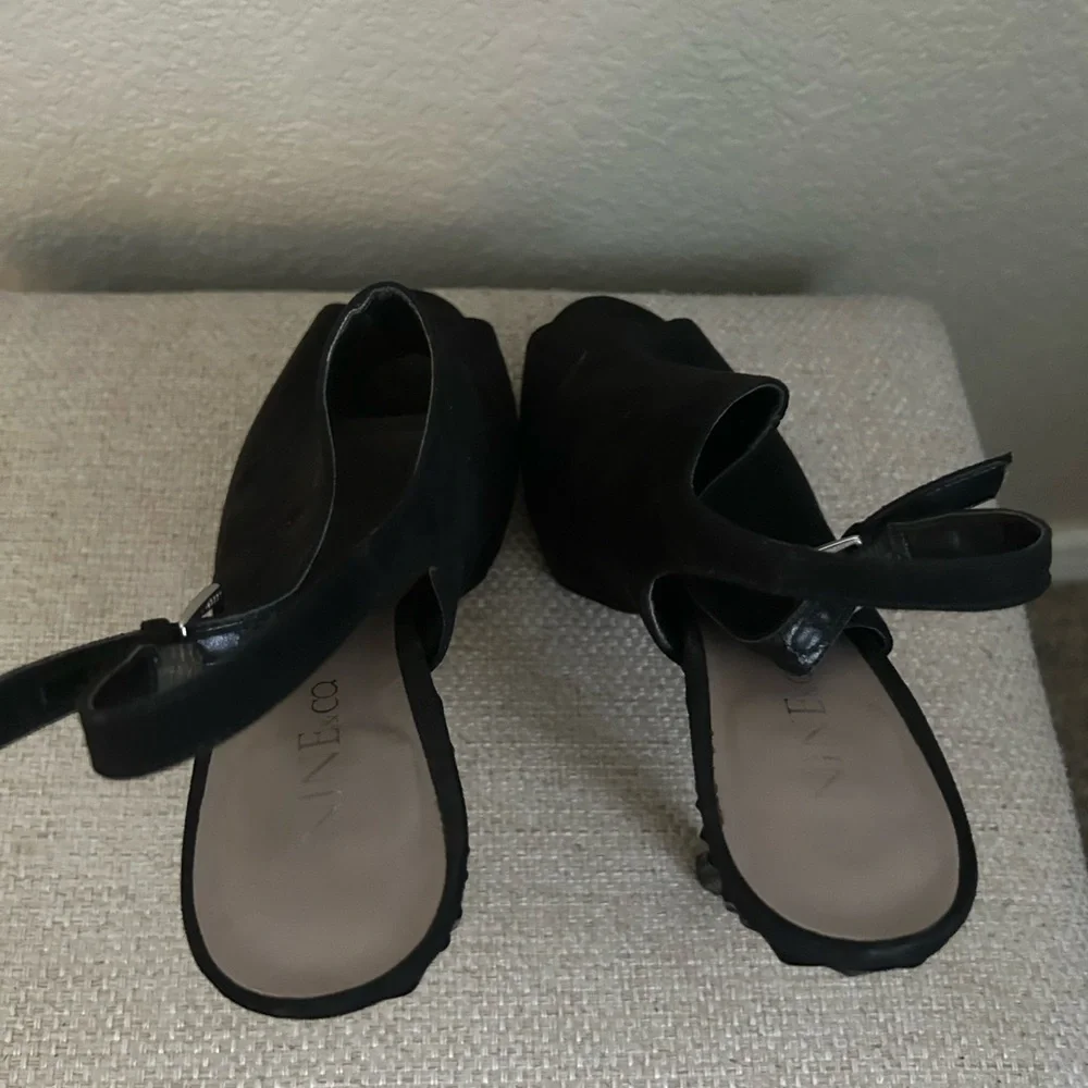 Heels - Picture 3 of 4